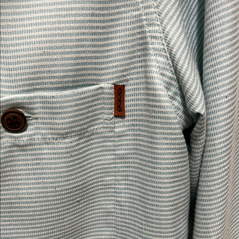 Oobe Striped Shirt with Dark Buttons size medium - Picture 5 of 8